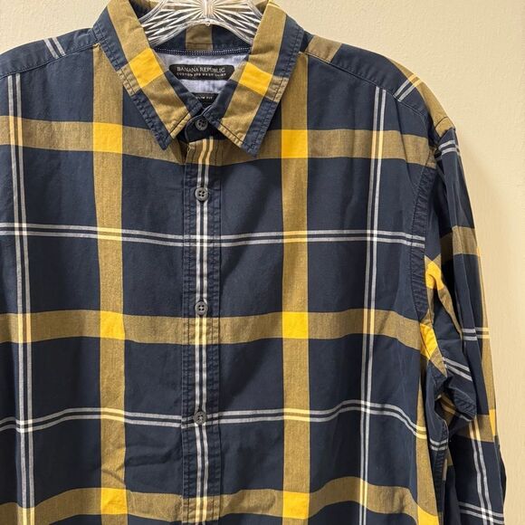 Banana Republic Men's Plaid Slim Fit Button Down Shirt - Size Large - Picture 2 of 4